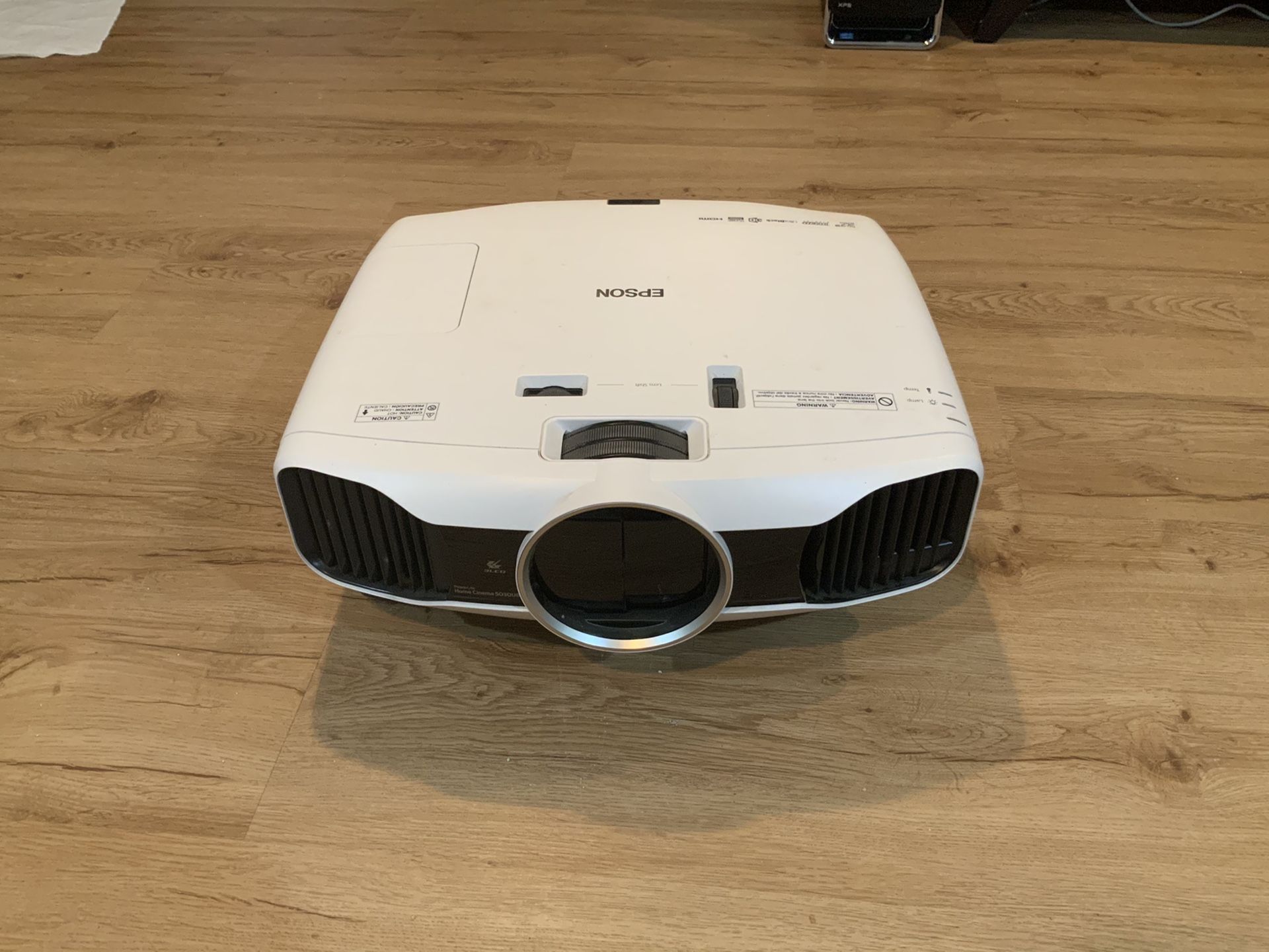 Epson 3D Projector (3D Glasses included)