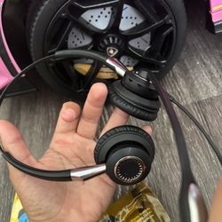 Headphones With Microphone