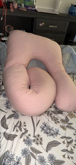 Momcozy pregnancy pillow