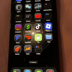 iPhone 15 Plus screen cracked