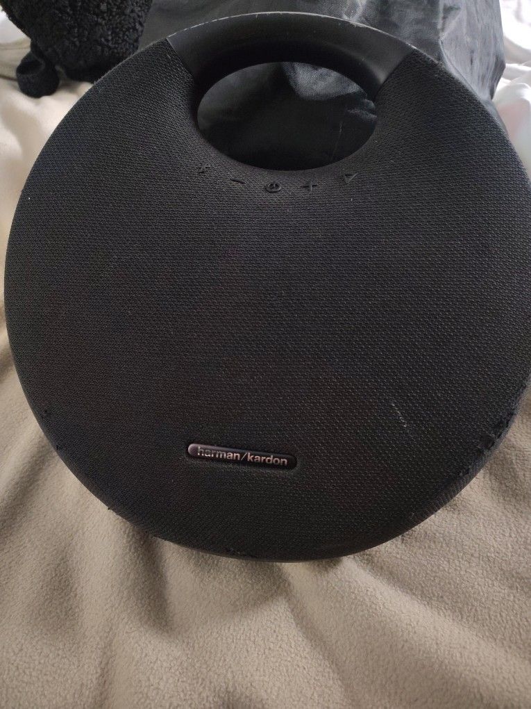 Harman/Kardon Bluetooth Speaker.$100