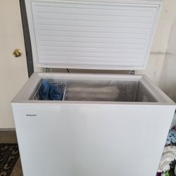 Fully Functioning Chest Freezer