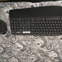 Wireless Mouse And Keybord Logitech