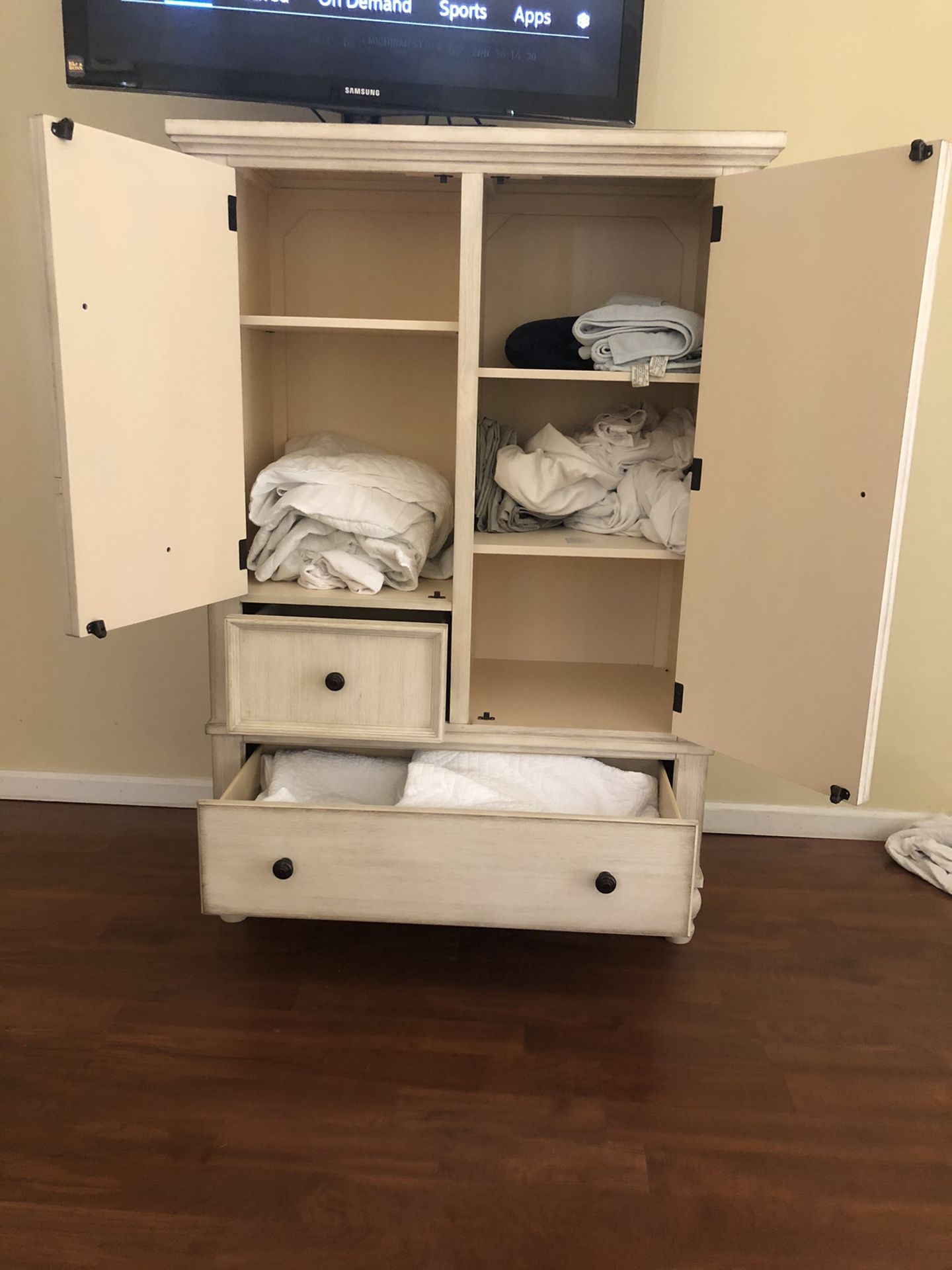 Ashley Furniture Marsilona Full King Bedroom Set for Sale in Miramar