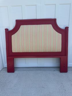 Queen upholstered Headboard With 2 Matching Pillows