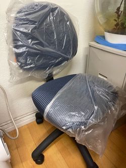 Office chair with armless