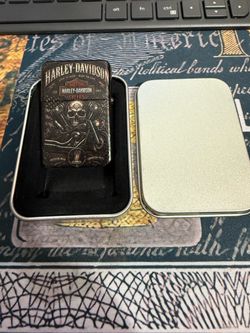 Harley-Davidson Skull Lighter with Tin