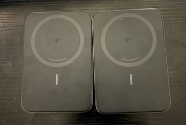 Two Anker Nano 5K MagGo Slim A1665 Power Banks