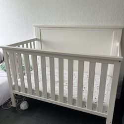4 In 1 Crib , Toddler Bed, Twin Bed Baby Crib 