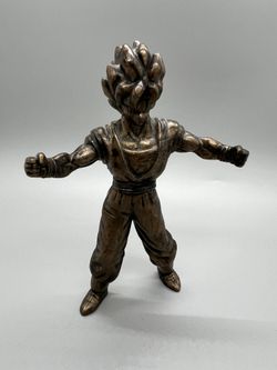 Vintage Dragon Ball Z-Goku SS Bronze Figure Burger King Happy Meal Toy 5" 2000