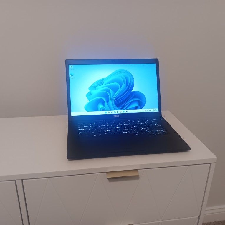Dell Latitude 7480 laptop laptops computer computers pc pcs dell dells personal windows 11