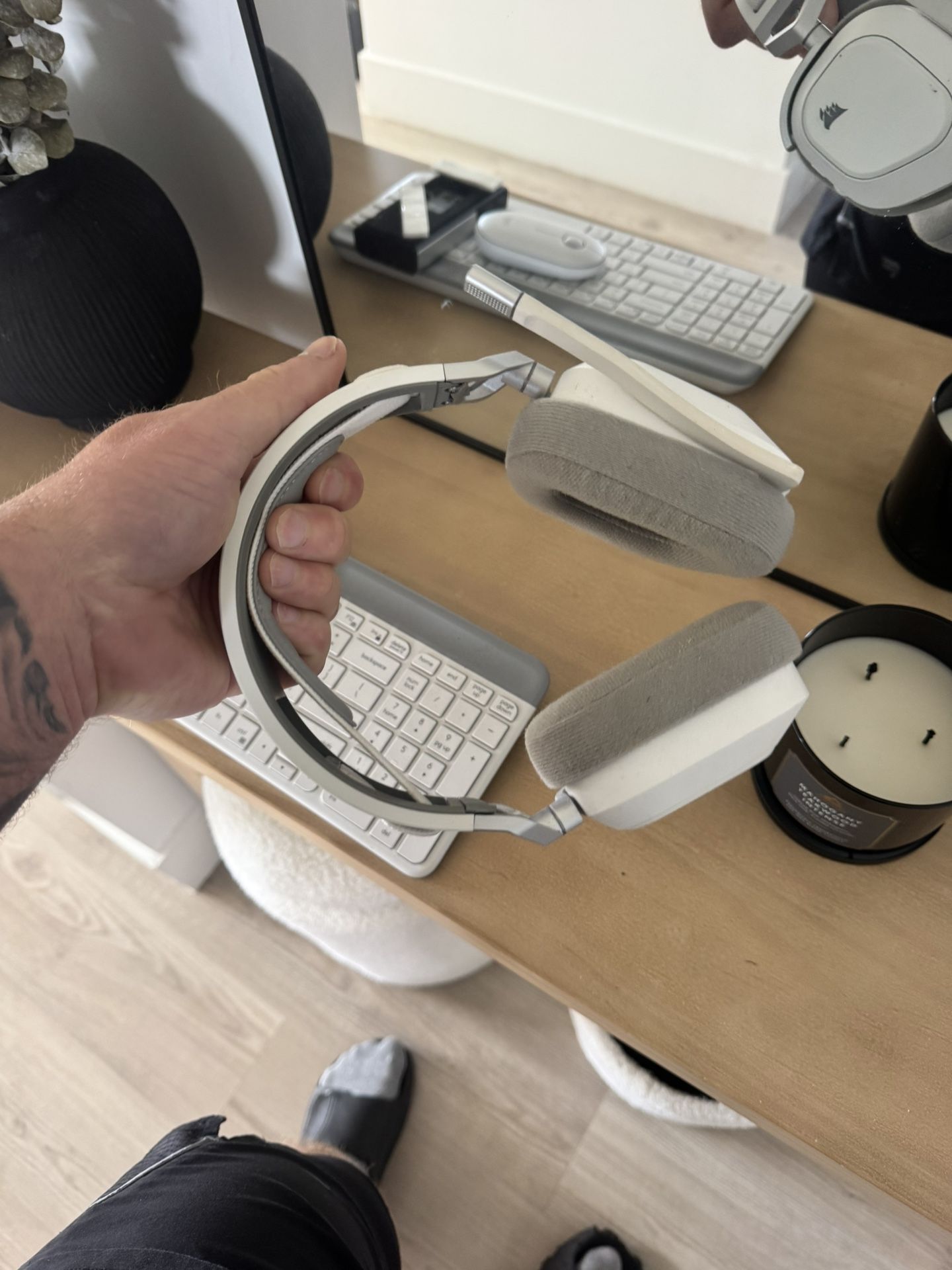Corsair HS80 RGB Wireless Gaming Headset (White)