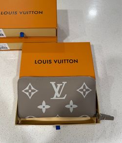 Louis Vuitton Zippy Wallet