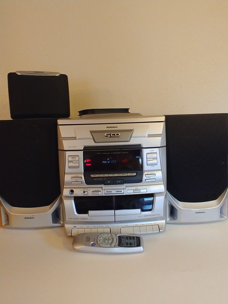 Audiophase 5-CD Disc Changer Stereo with Speakers, Model CD2572.
