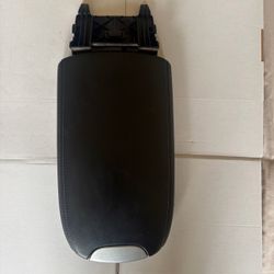 2012 Mercedes Benz GL450 Middle Consule arm rest  OEM