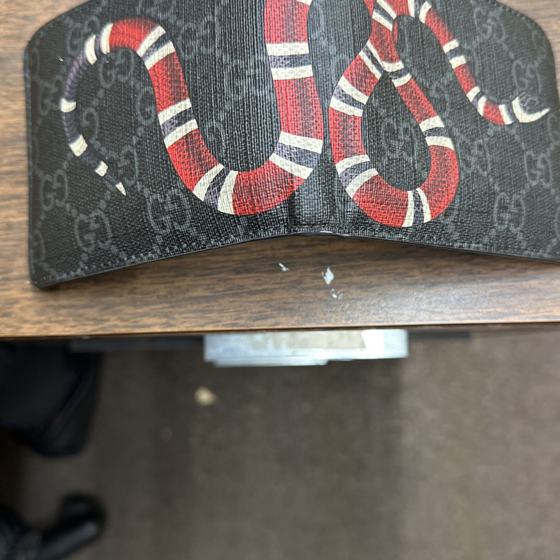 Gucci Wallet (Snake Logo) for Sale in Henderson, NV - OfferUp