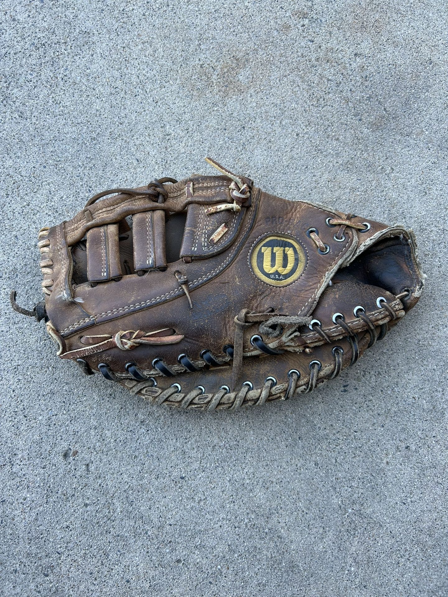 Wilson A2802 LHT First Base Glove