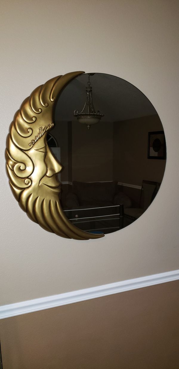 Large wall moon face mirror. Good Quality for Sale in Tampa, FL - OfferUp