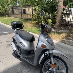 Kymco People Scooted 50cc (gray) 