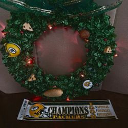 HOLIDAY WREATH, NFL, GREEN BAY PACKERS, CUSTOM LIGHTS ADDED (LED) & SUPER BOWL CHAMPIONS XXXI, STICKER, FIRM.
