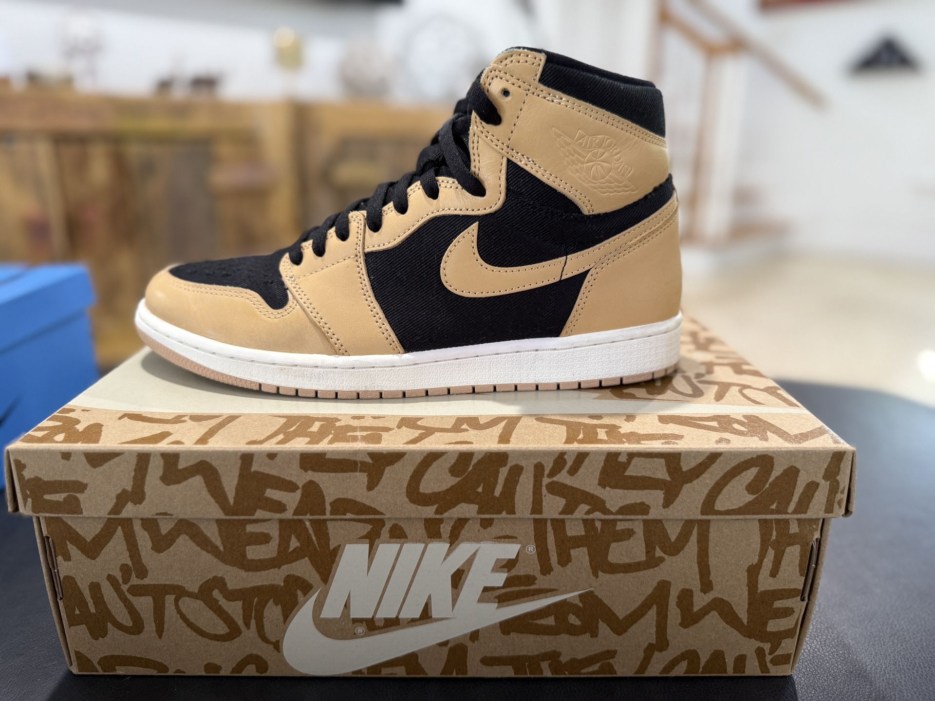 Jordan 1 Retro High OG Heirloom Size 10.5