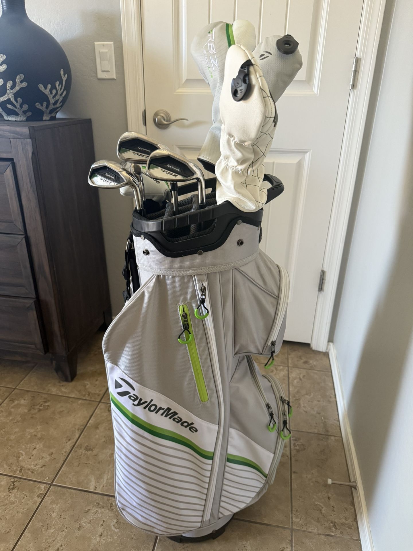 TaylorMade RBZ Women’s Golf Club Set