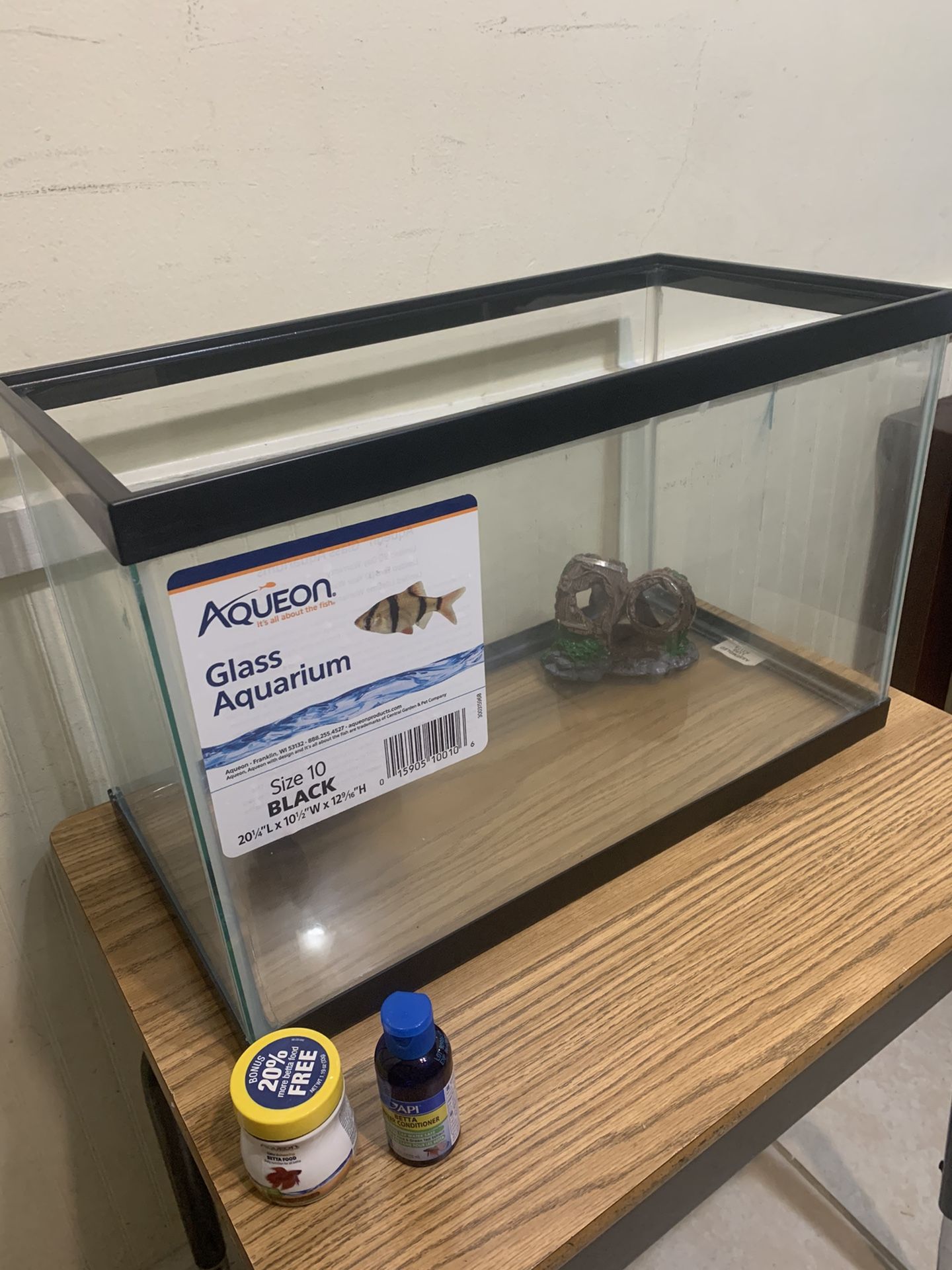 Fish Tank (All New), Never Used. Decorative Stuff Inside And Accessories Are New ( About 50 Liter Capacity)