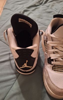 Girl's Jordan's 5 1/2