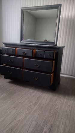 7 Drawers Dresser/ mirror