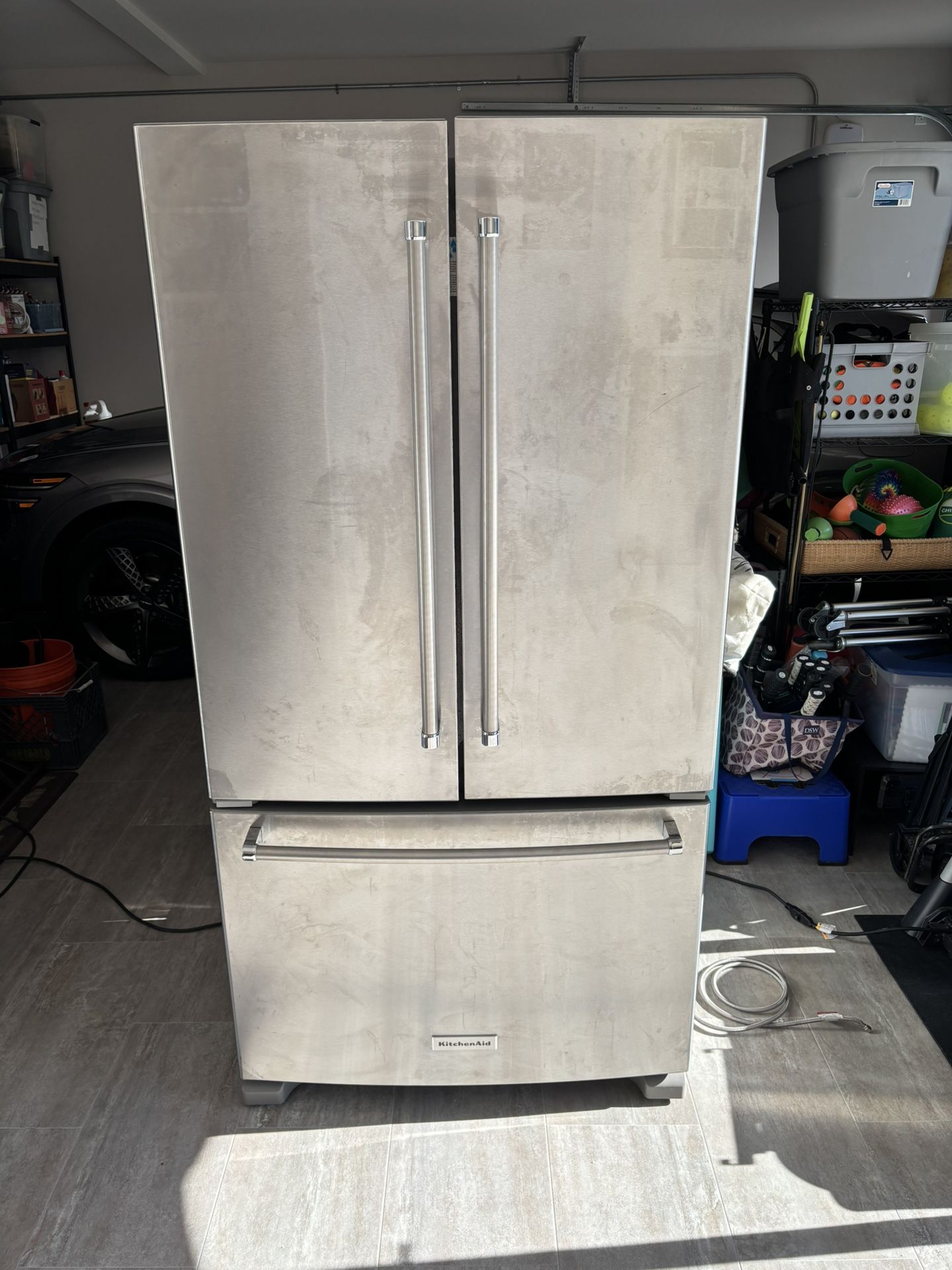 Refrigerator 
