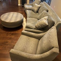Grey Havertys 4 Piece Living Room Set w/!table$ 800  OBO