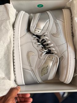 Air Jordan 1 High OG Silver White Sneakers Size 9.5