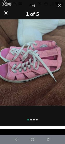 NEW----( WOMEN'S) ( SIZE 6 ) PINK ZIP CONVERSE