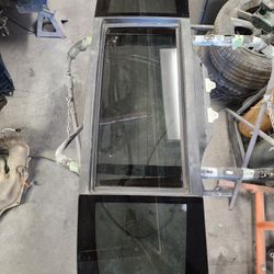 Nissan Titan Rear Glass With Window