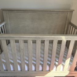 Full Size Crib + Mattress