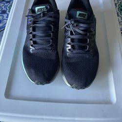 Women’s Nike shoes