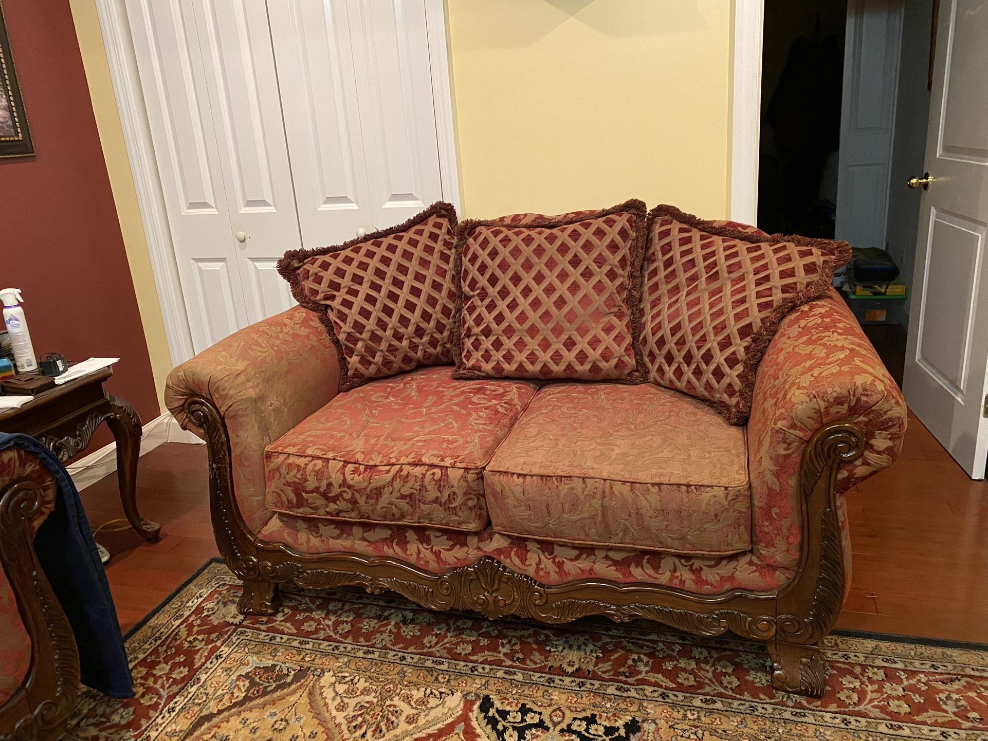 Victorian Style Love Seat