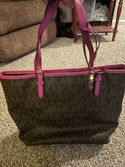 Micheal kors purse