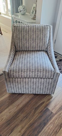 Century Studio Essentials Dean Swivel Chair