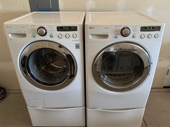 LG Washer and Dryer (delivery available)