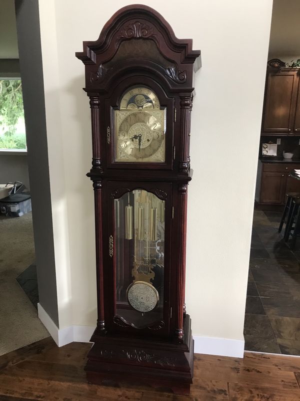 Aeon WindUp Grandfather Clock (SALE PENDING) for Sale in Monroe, WA
