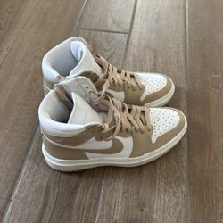 Women’s Jordan 1s High Size 8