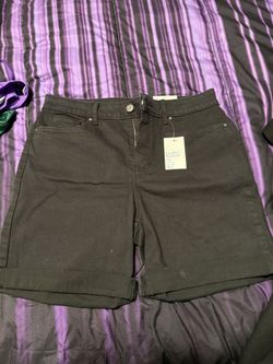 Woman’s Croft And Barrow Size 10 Black Jean Shorts NWT