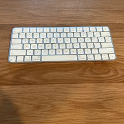 Apple Magic Keyboard (works but read description)