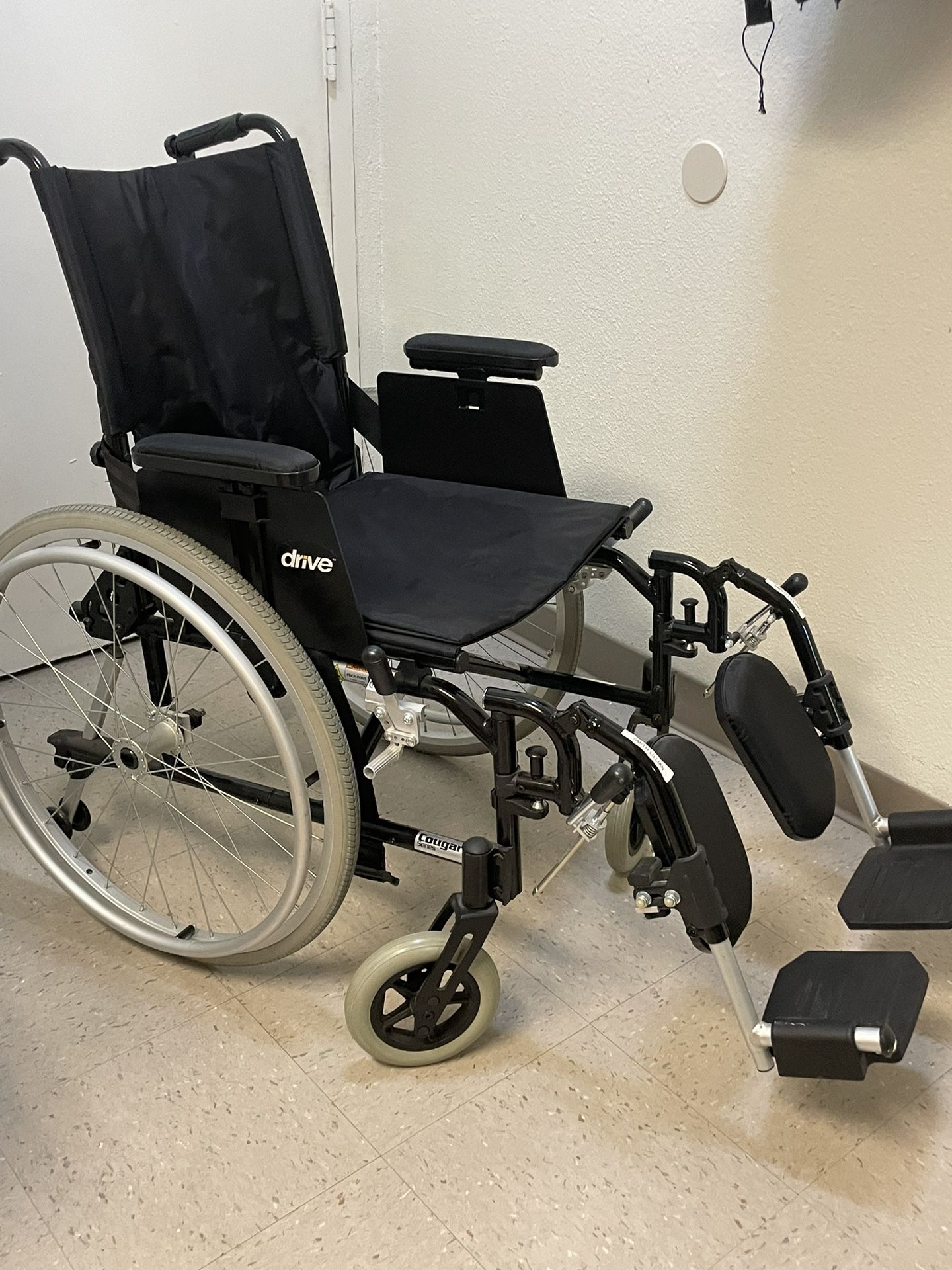 Aluminum. Light Way. Wheelchair Exelente.  