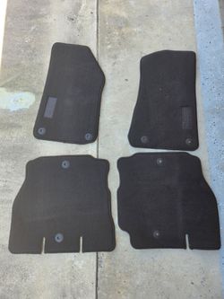 Jeep JL JLU Wrangler 4 door oem floor mats in like new condition 18-25