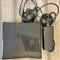 XBox 360, controllers and games