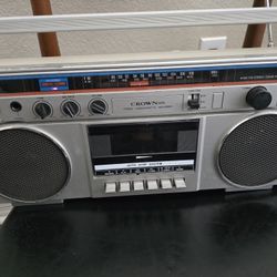 Vintage CROWN boom Box 80s Cassette Player Stereo Radio Ghetto Blaster