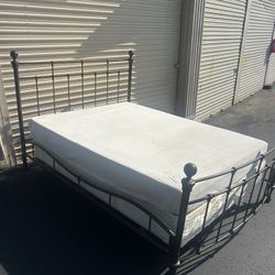 Queen Size Bed 