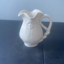 Small Pitcher Sauce Vessel